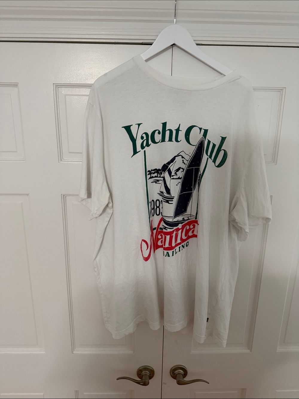 Nautica White Short-Sleeve Yacht Club Graphic Tee with Green & Red Print